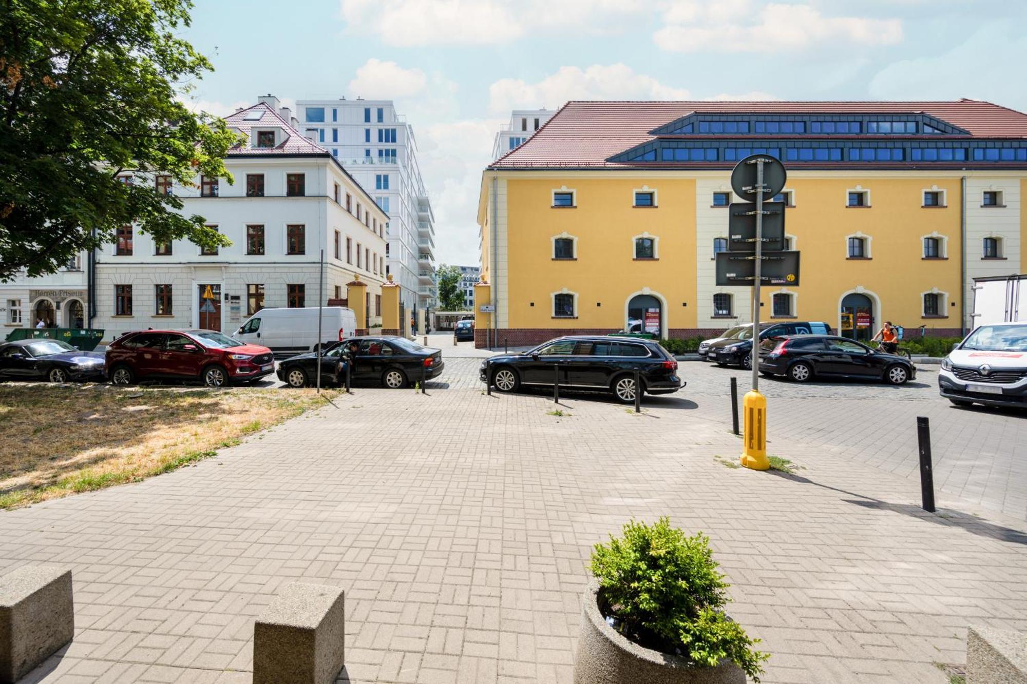 Elegant Apartment With Balcony By The Oder River In Wroclaw By Renters Prestige Exterior foto