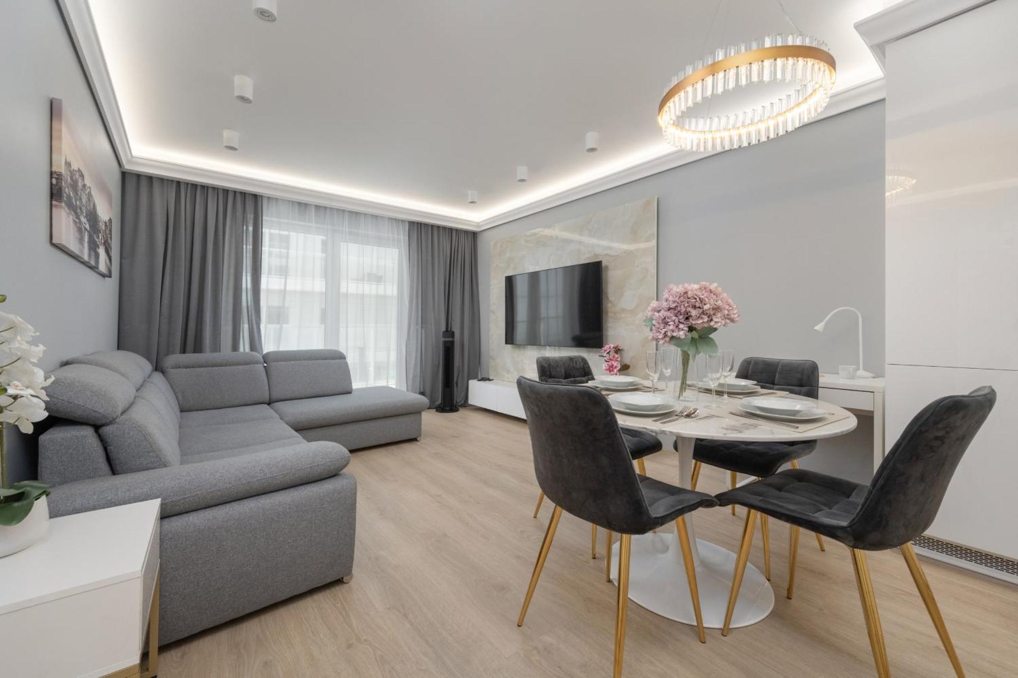 Elegant Apartment With Balcony By The Oder River In Wroclaw By Renters Prestige Exterior foto