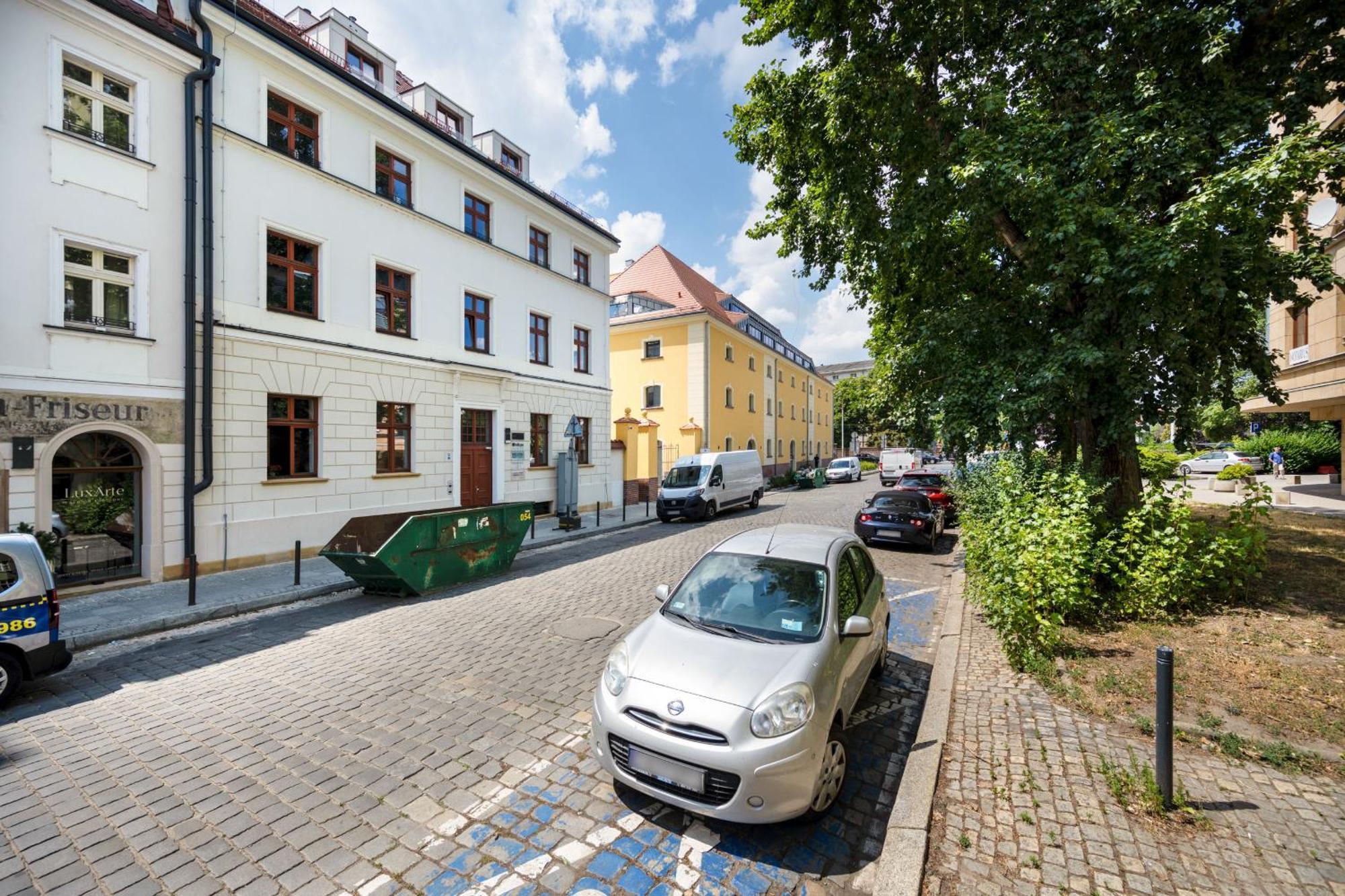 Elegant Apartment With Balcony By The Oder River In Wroclaw By Renters Prestige Exterior foto
